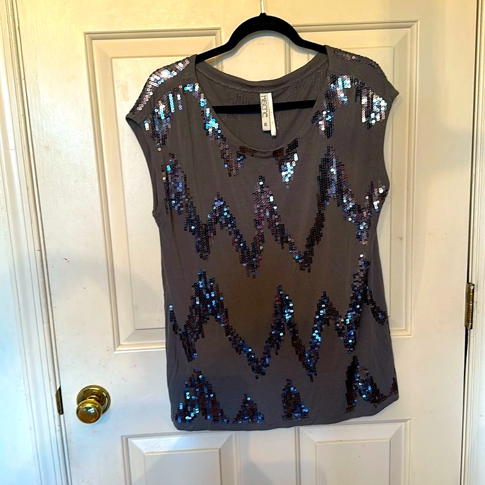 Kische grey short sleeve top with sequins size xl